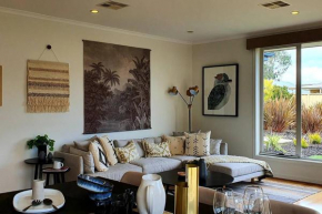 Luxurious beach stay, nearby famous wineries